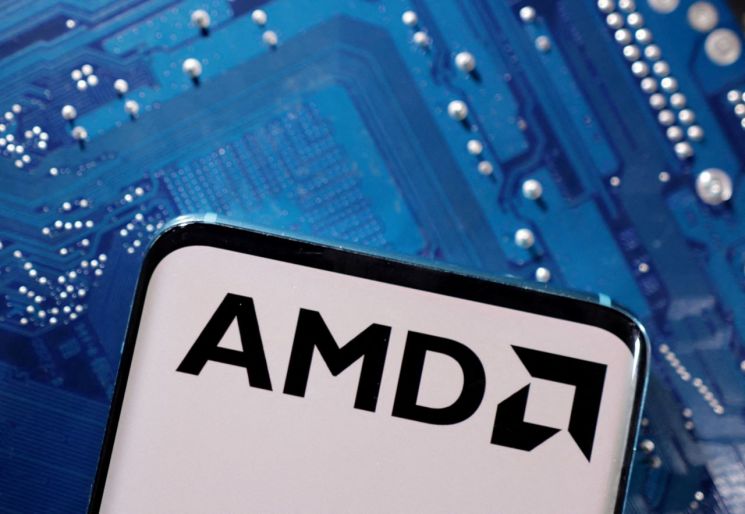 "엔비디아보다 우수" AMD, AI반도체 신제품 승부수…MS·메타에 공급 썸네일